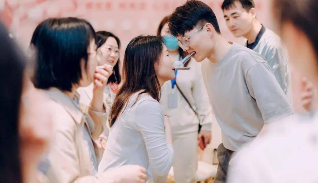 深圳市政协七届四次会议闭幕