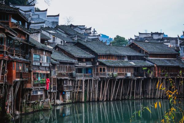 百傲化学涨停